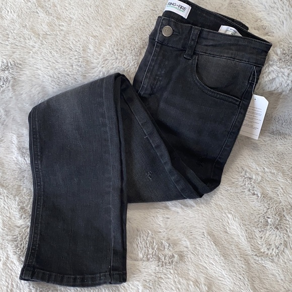 Ring of Fire Distresses Black Jeans - Picture 5 of 6